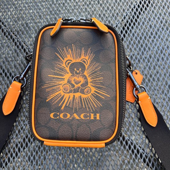 coach Stanton Crossbody In Signature Canvas With Bear cl437 - Picture 1 of 9